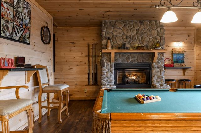 313 Spruce Circle, Mineral Bluff, GA 30559