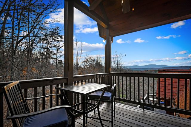 313 Spruce Circle, Mineral Bluff, GA 30559