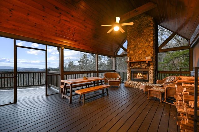 313 Spruce Circle, Mineral Bluff, GA 30559