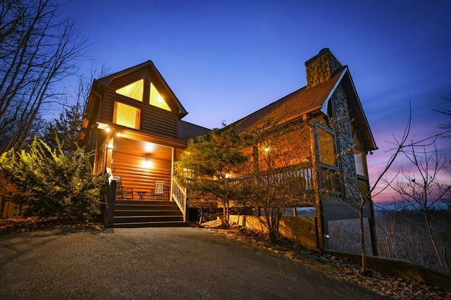 313 Spruce Circle, Mineral Bluff, GA 30559