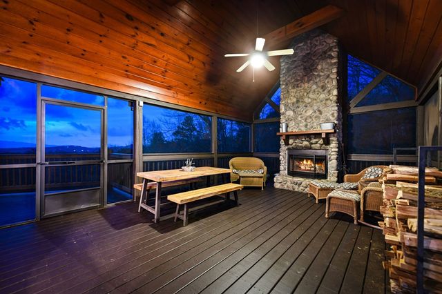 313 Spruce Circle, Mineral Bluff, GA 30559