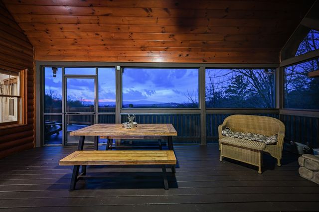 313 Spruce Circle, Mineral Bluff, GA 30559