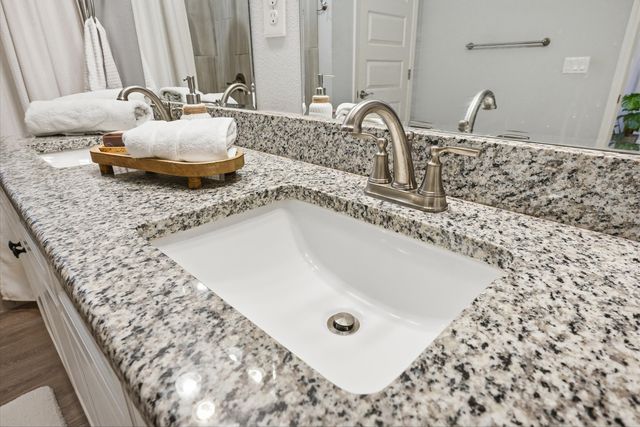 1660 Tuscon Court, Gulf Breeze, FL 32563