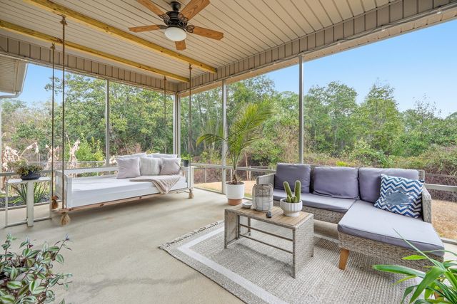 1660 Tuscon Court, Gulf Breeze, FL 32563