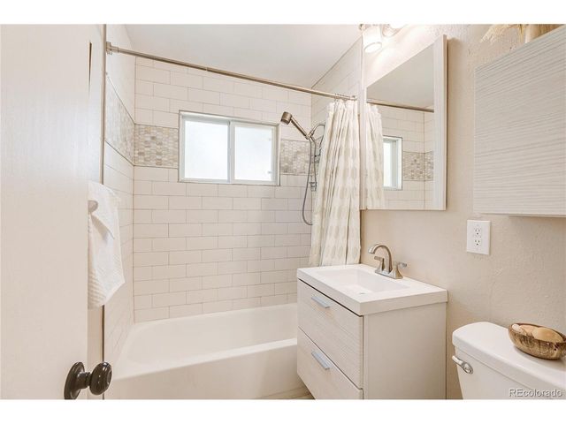 6170 S Bemis St, Littleton, CO 80120
