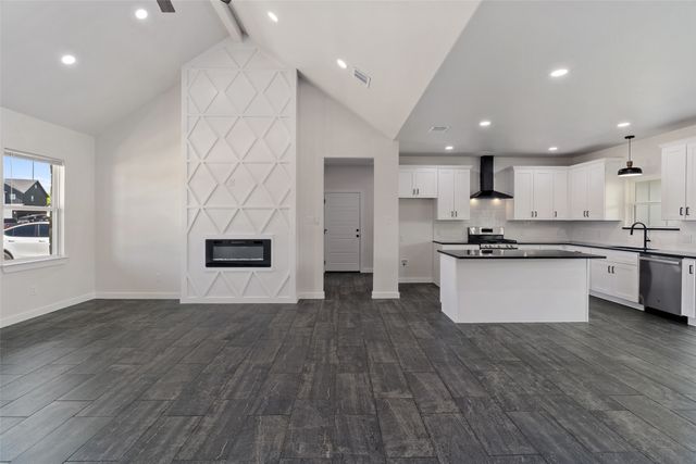 568 Highview Court, Godley, TX 76134