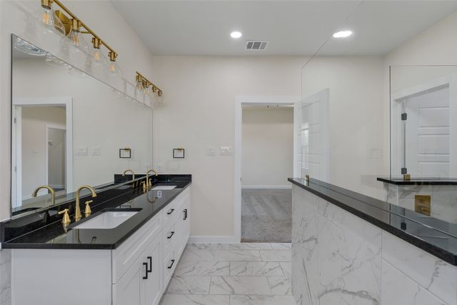 568 Highview Court, Godley, TX 76134