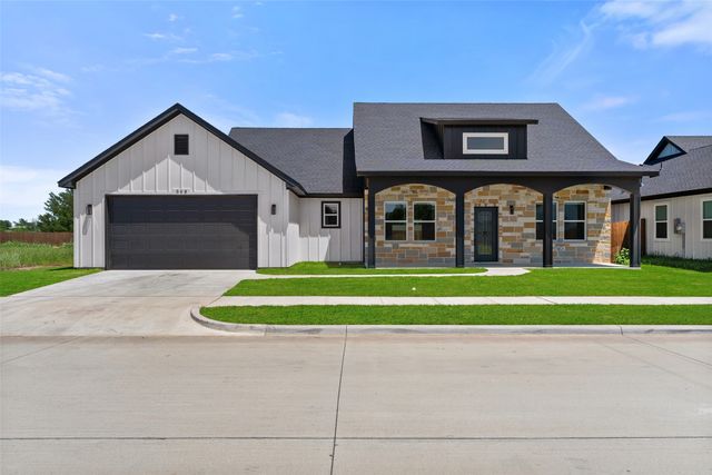 568 Highview Court, Godley, TX 76134
