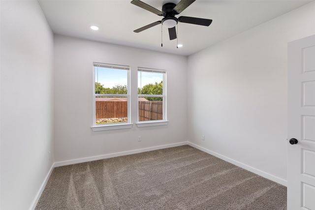 568 Highview Court, Godley, TX 76134
