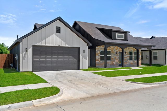 568 Highview Court, Godley, TX 76134