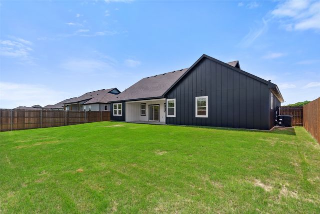 568 Highview Court, Godley, TX 76134