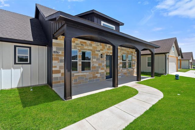 568 Highview Court, Godley, TX 76134