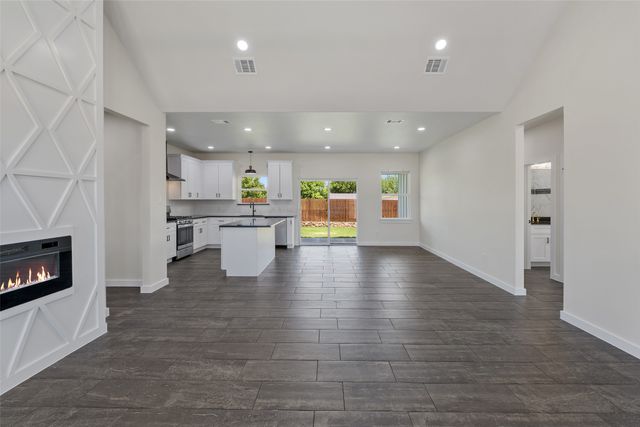 568 Highview Court, Godley, TX 76134