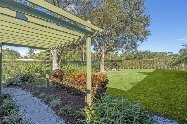 11989 PERSIMMON Boulevard, West Palm Beach, FL 33411