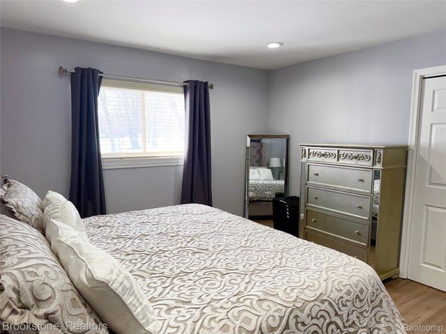 32821 Winnie Avenue, Warren, MI 48093