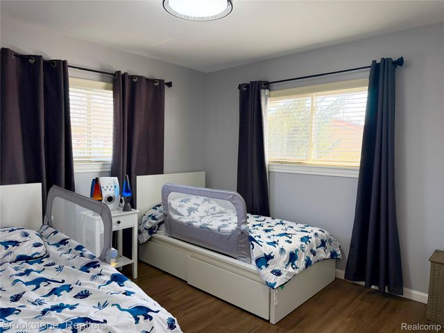 32821 Winnie Avenue, Warren, MI 48093