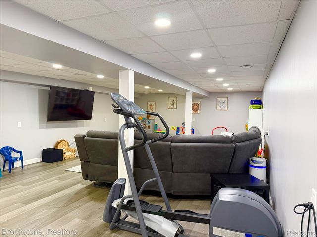 32821 Winnie Avenue, Warren, MI 48093