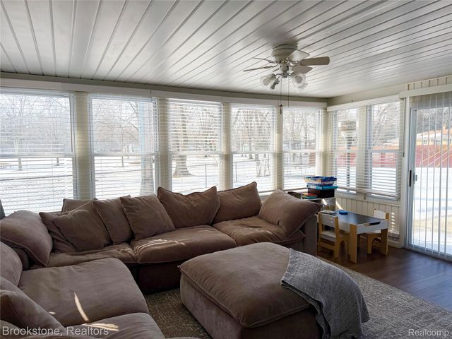 32821 Winnie Avenue, Warren, MI 48093