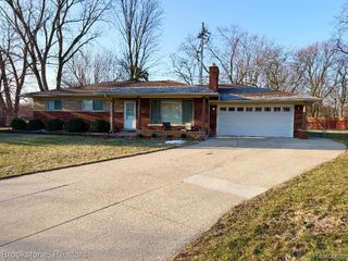 32821 Winnie Avenue, Warren, MI 48093