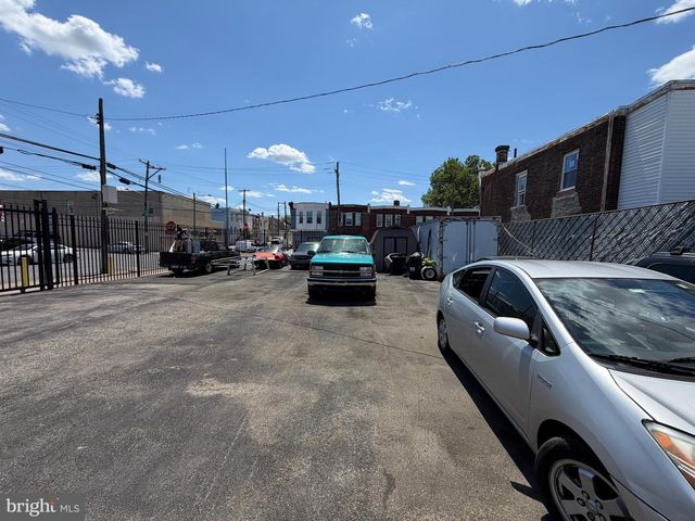 4600-12 N FRONT ST, Philadelphia, PA 19140