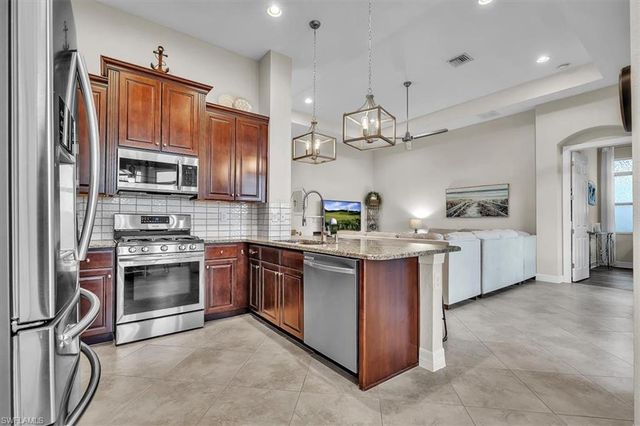 12653 Fairway Cove CT, Fort Myers, FL 33905