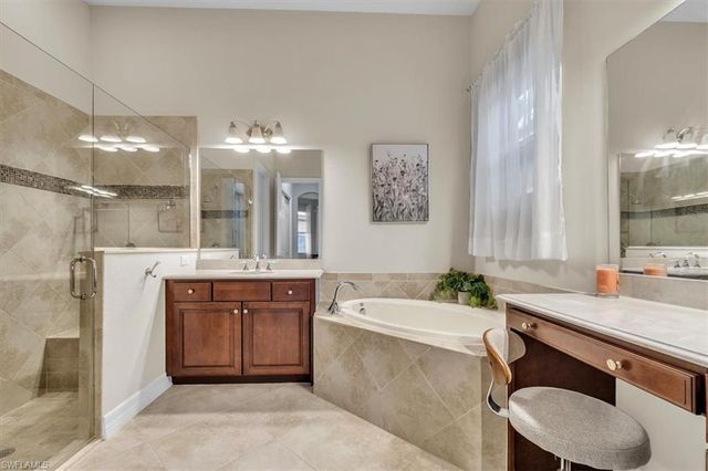 12653 Fairway Cove CT, Fort Myers, FL 33905