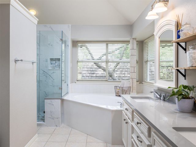 11042 Crossland DR, Austin, TX 78726