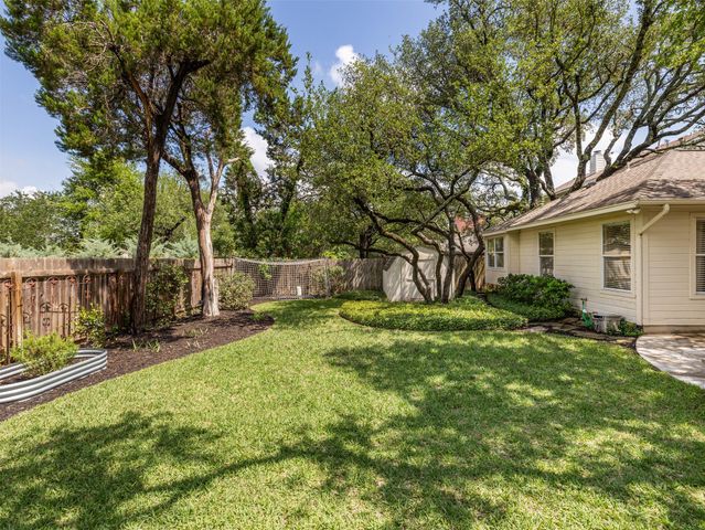 11042 Crossland DR, Austin, TX 78726