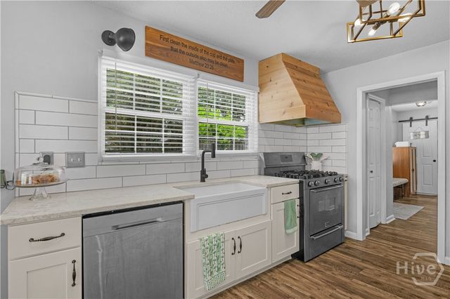 52 Romney Place, Savannah, GA 31406