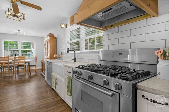 52 Romney Place, Savannah, GA 31406