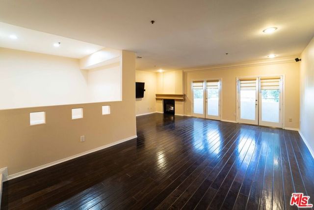 12011 Goshen Avenue 202, Los Angeles, CA 90049
