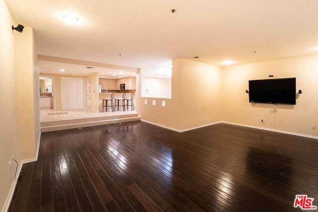 12011 Goshen Avenue 202, Los Angeles, CA 90049