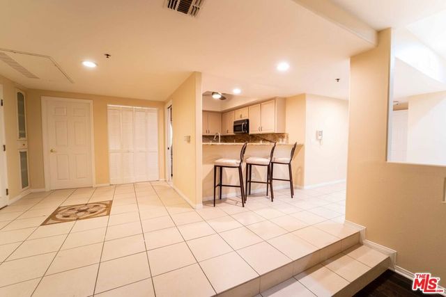 12011 Goshen Avenue 202, Los Angeles, CA 90049