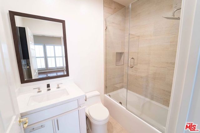 12011 Goshen Avenue 202, Los Angeles, CA 90049
