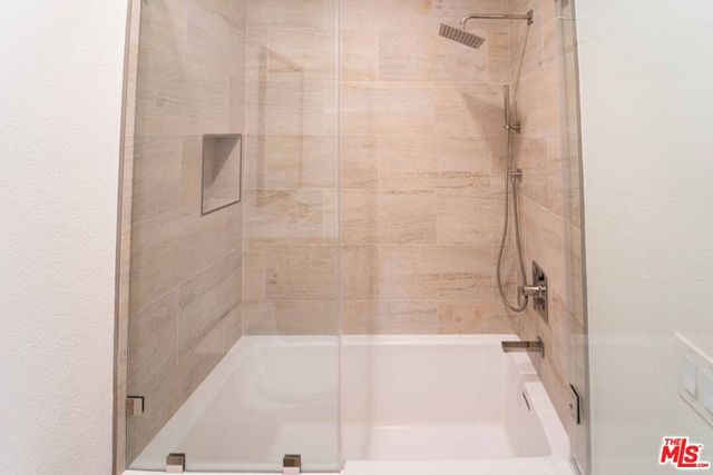 12011 Goshen Avenue 202, Los Angeles, CA 90049