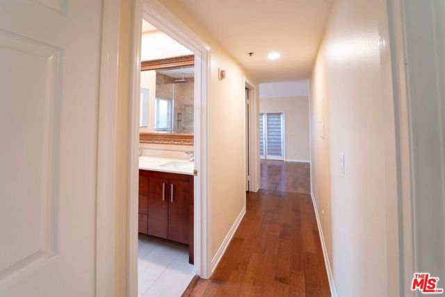 12011 Goshen Avenue 202, Los Angeles, CA 90049