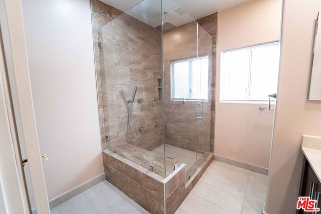 12011 Goshen Avenue 202, Los Angeles, CA 90049