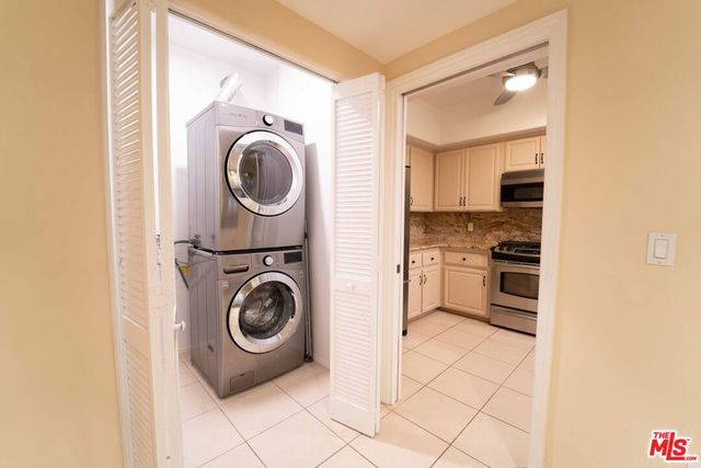 12011 Goshen Avenue 202, Los Angeles, CA 90049