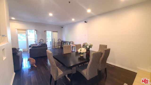12011 Goshen Avenue 202, Los Angeles, CA 90049