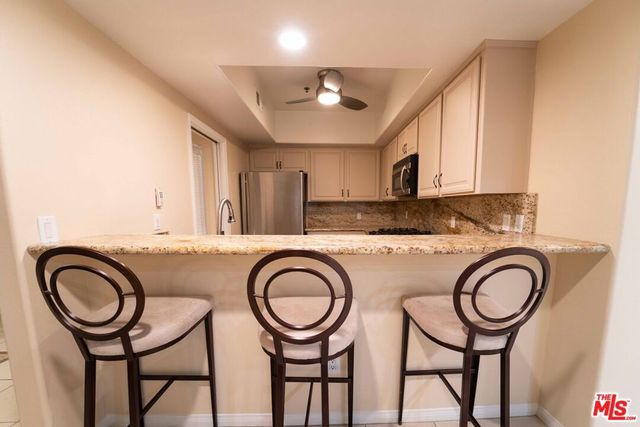 12011 Goshen Avenue 202, Los Angeles, CA 90049