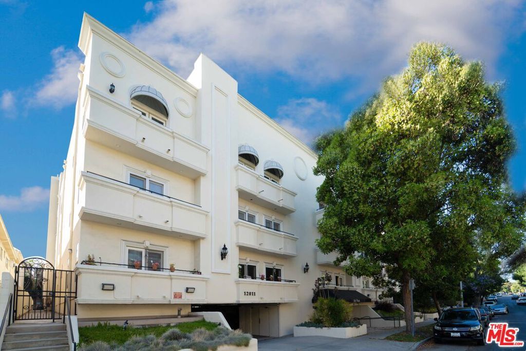 12011 Goshen Avenue 202, Los Angeles, CA 90049