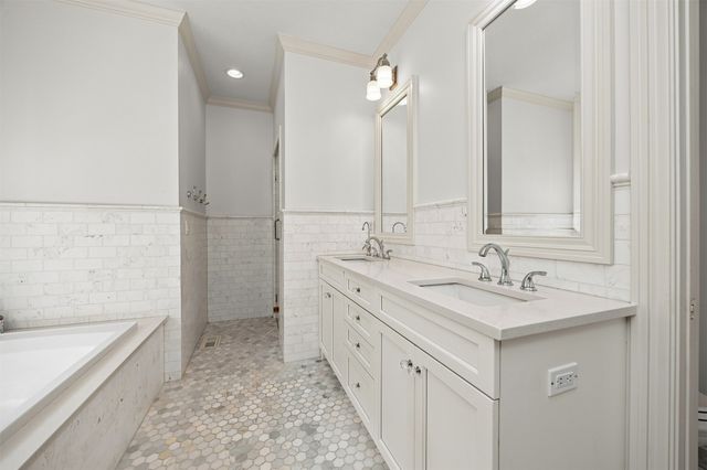 3102 162nd Street, Urbandale, IA 50323