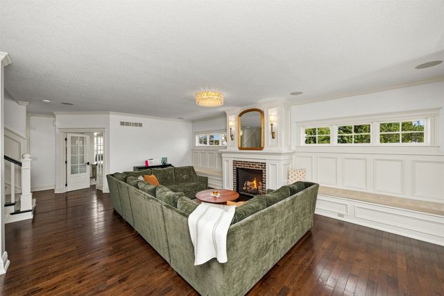 3102 162nd Street, Urbandale, IA 50323