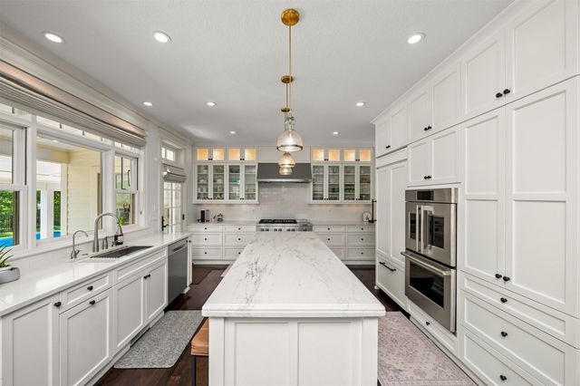 3102 162nd Street, Urbandale, IA 50323