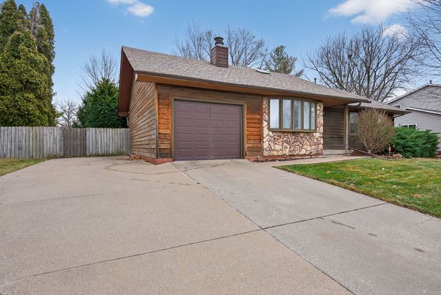 4415 31st Street, Bettendorf, IA 52722