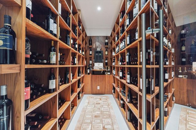 2169 University Boulevard, Houston, TX 77030