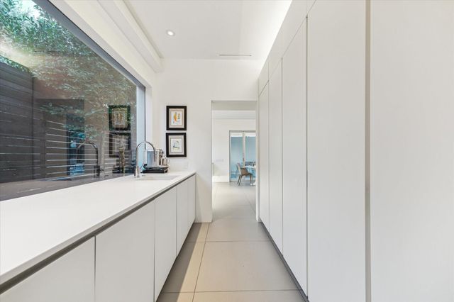 2169 University Boulevard, Houston, TX 77030