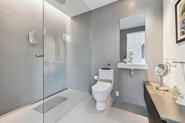 2169 University Boulevard, Houston, TX 77030