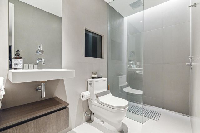 2169 University Boulevard, Houston, TX 77030