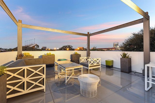 2169 University Boulevard, Houston, TX 77030